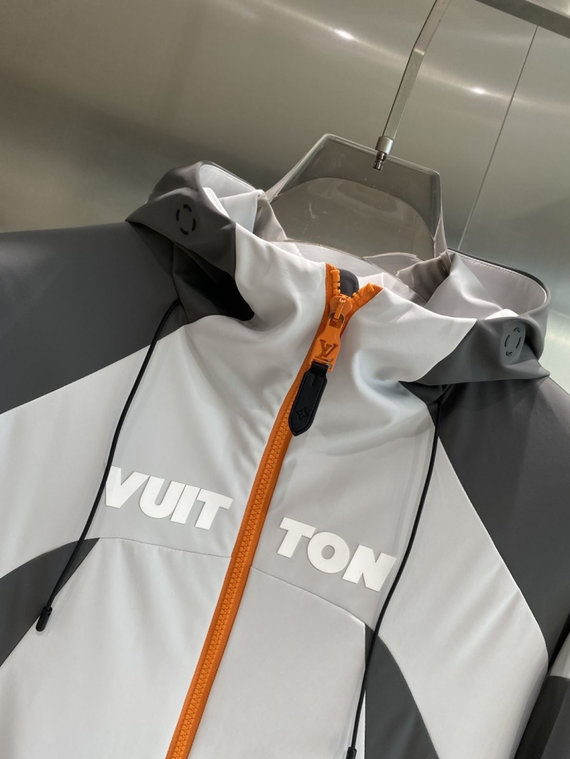 l0vis Vvtt0n outwear